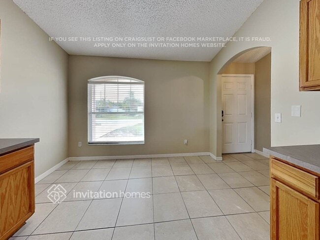 Building Photo - 1791 Oakgrove Ave