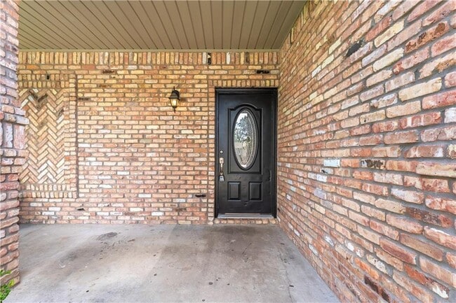 Building Photo - 604 NW 17th Ct