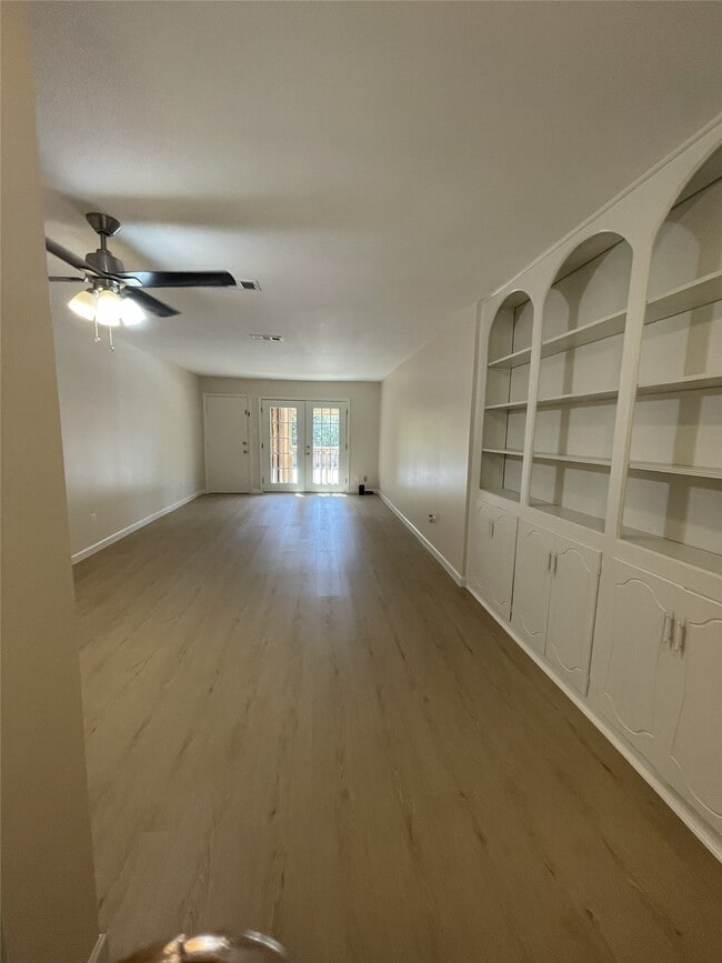 Building Photo - 864 Wax Myrtle Ln