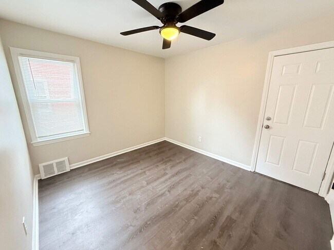 Foto del edificio - Renovated 3-Bedroom Home – We Welcome Sect...