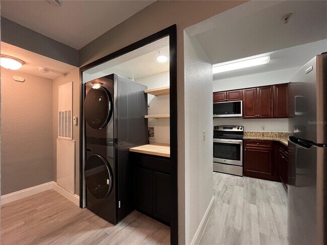 Foto del edificio - 13838 Fairway Island Dr