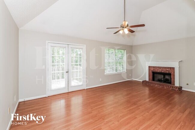 Building Photo - 721 Peteywood Dr
