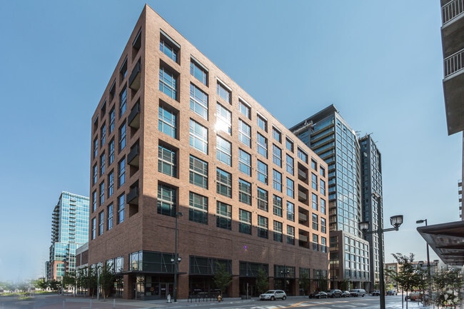 Building Photo - Jasper Towers