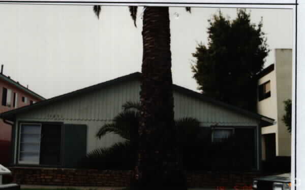 Primary Photo - 34091 Violet Lantern St