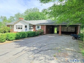 Building Photo - 19410 Oakwood Ln