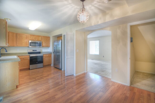 Building Photo - 471 Ellers Grove