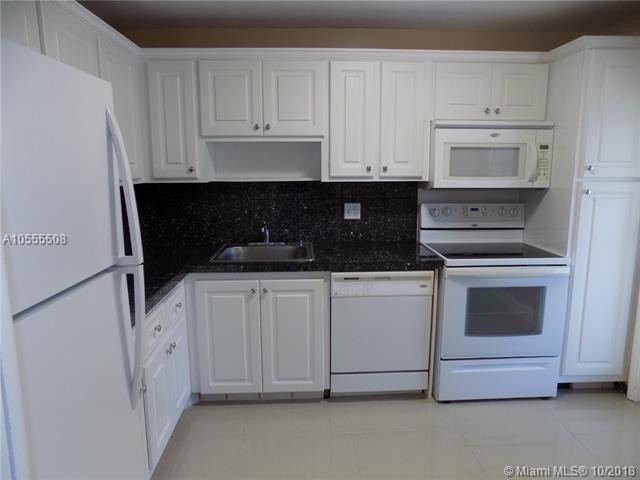 Foto del edificio - 2851 S Palm Aire Dr