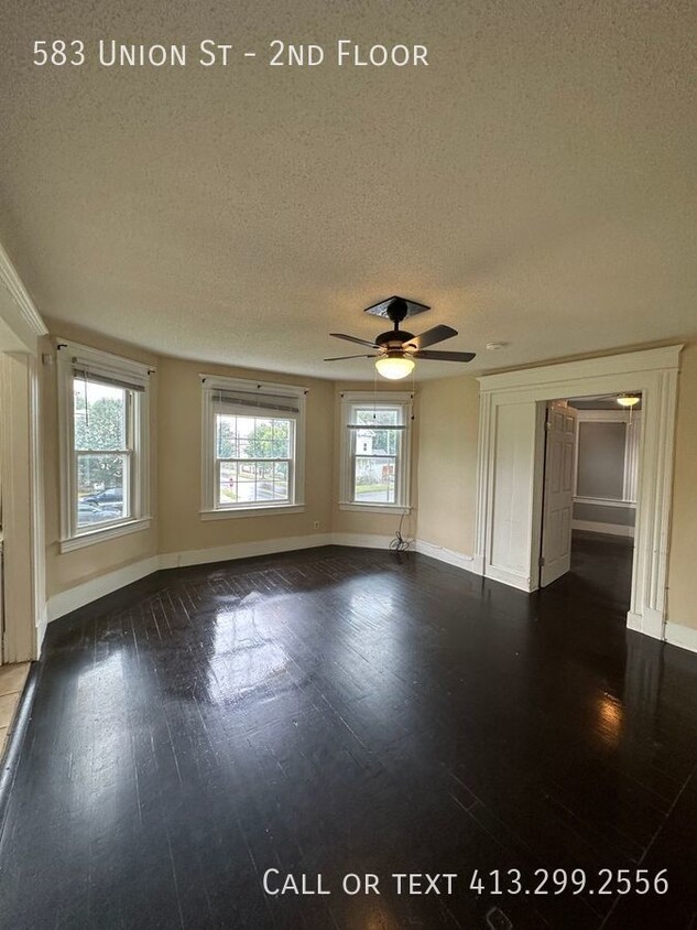 Foto principal - Spacious 3 Bedroom Unit in Springfield's O...