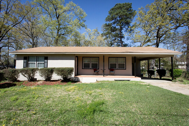 Building Photo - 282 Marilyn Dr