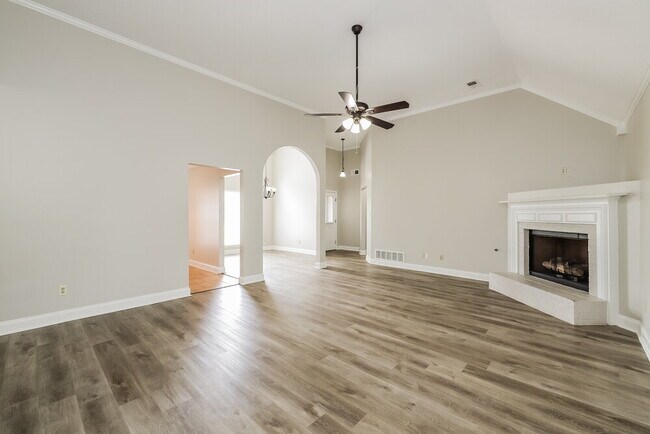 Building Photo - 2346 Kindlewood Dr