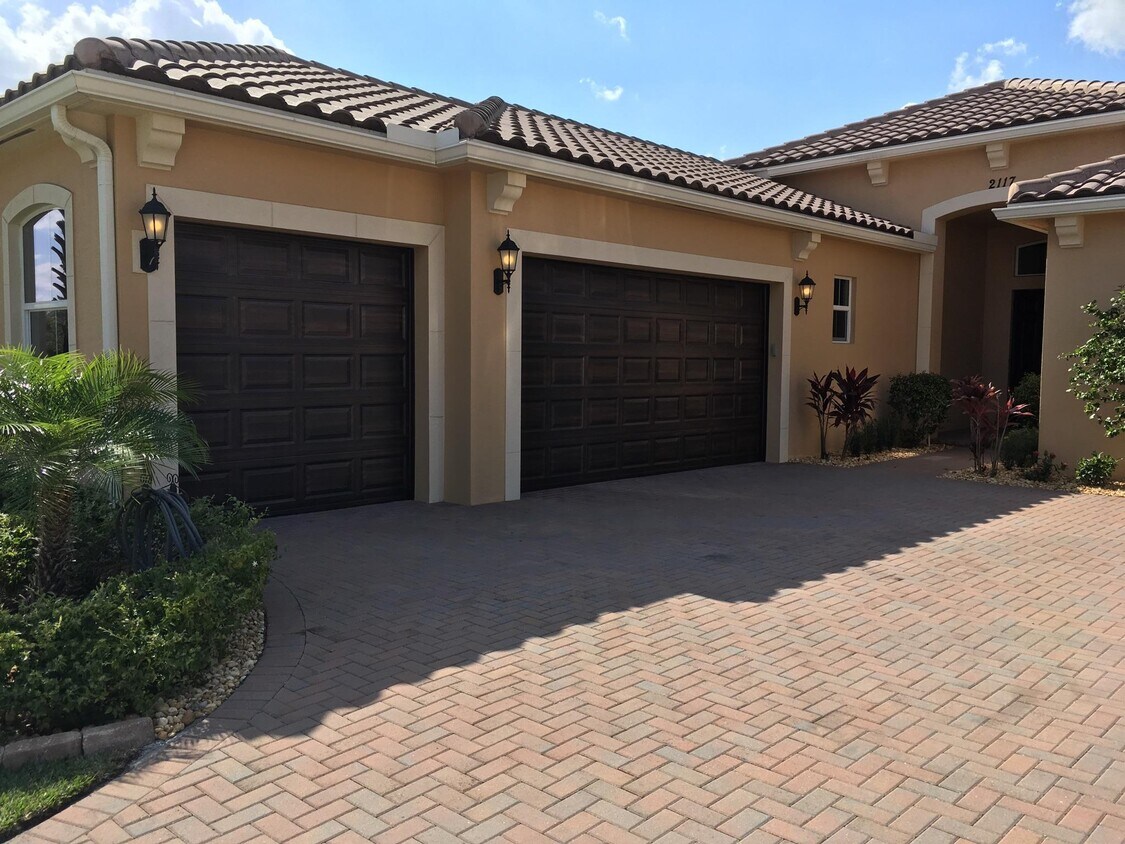 Primary Photo - 2117 Belcara Court