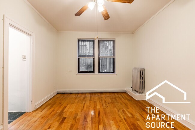 Foto del edificio - 4851 N Damen Ave