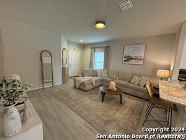 Foto del edificio - Lovely 3 Bedroom 2 Bath One Story Home.