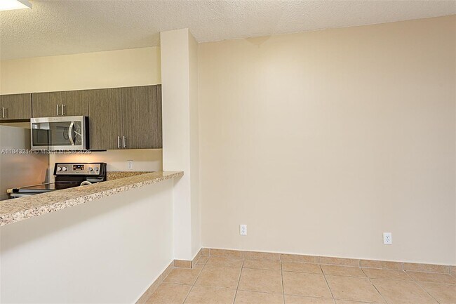 Foto del edificio - 705 SW 122nd Ave