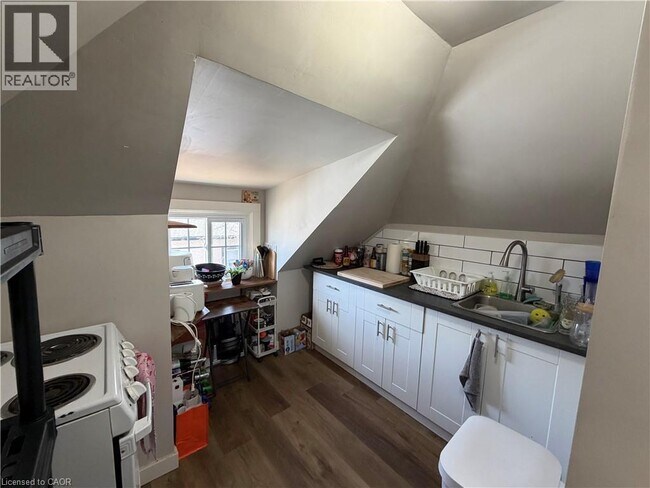 Photo du bâtiment - 155 Lake St