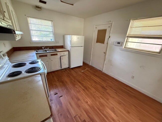 Building Photo - 3404 Violet Dr