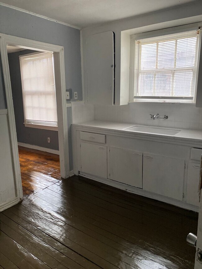 Foto del edificio - 2714 Dupont St