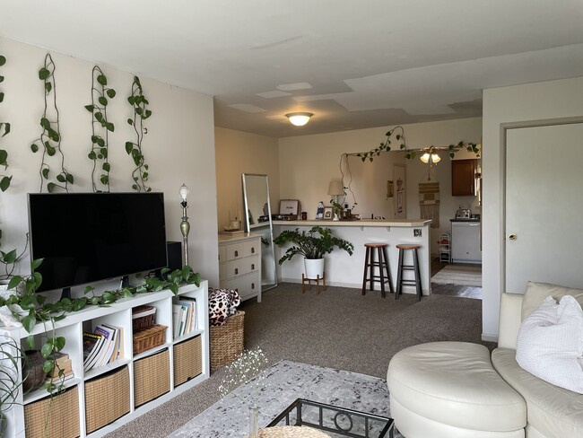 Building Photo - 9428 Bay Colony Dr