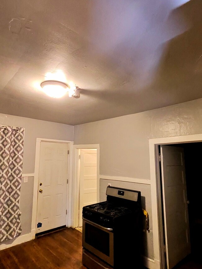 Building Photo - 11252 S Eggleston Ave