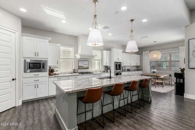 Building Photo - 9613 W Staghorn Rd