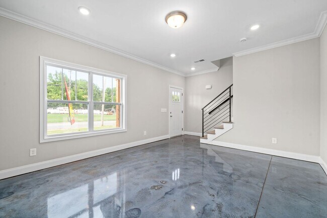 Building Photo - 804 Lynes St