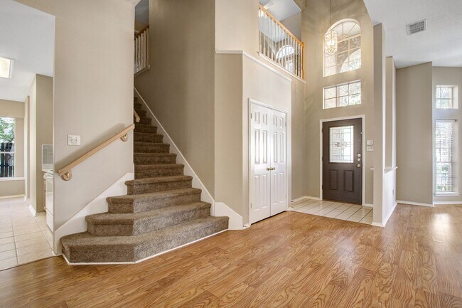 Foto del edificio - ***APPLICATION CURRENTLY UNDER REVIEW***Gated Lost Oaks Home with Private Pool & First-Floor Prim...
