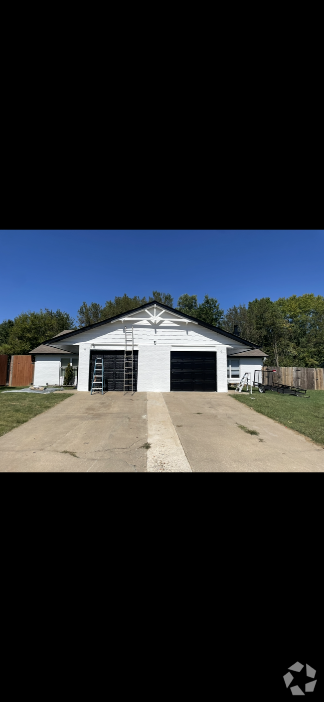 Building Photo - 1407 W Lela St