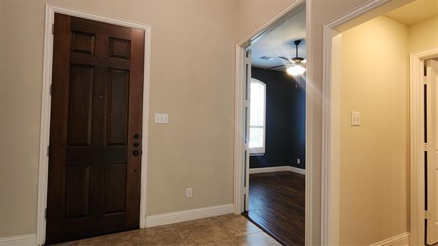 Foto del edificio - 5621 Grove Cove Dr