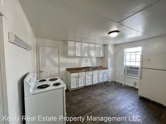 Building Photo - 3 br, 1 bath House - 111 Dora Street