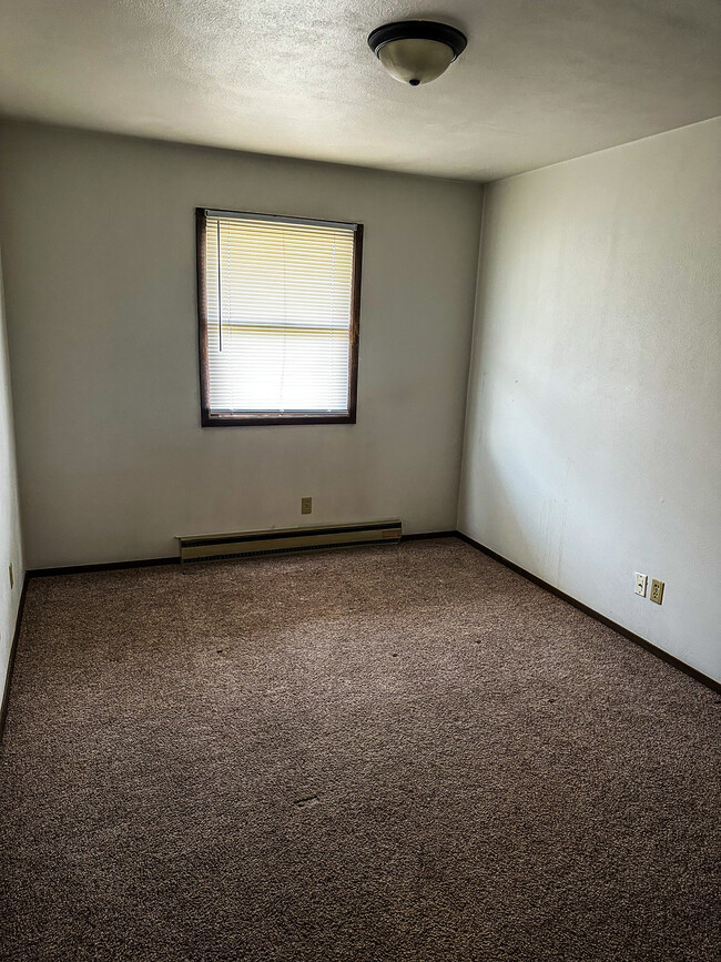 Bedroom2 - Williamsburg Apartments