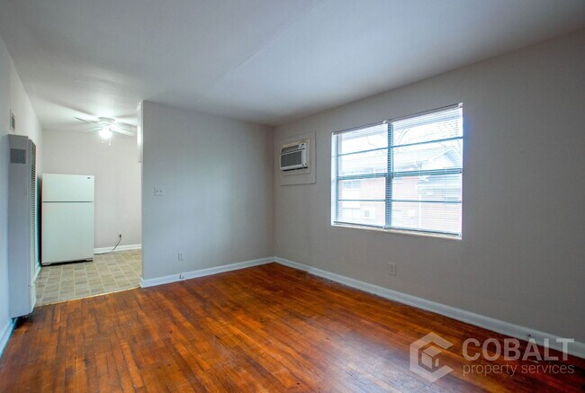 Foto del edificio - 896 Greenwood Ave NE