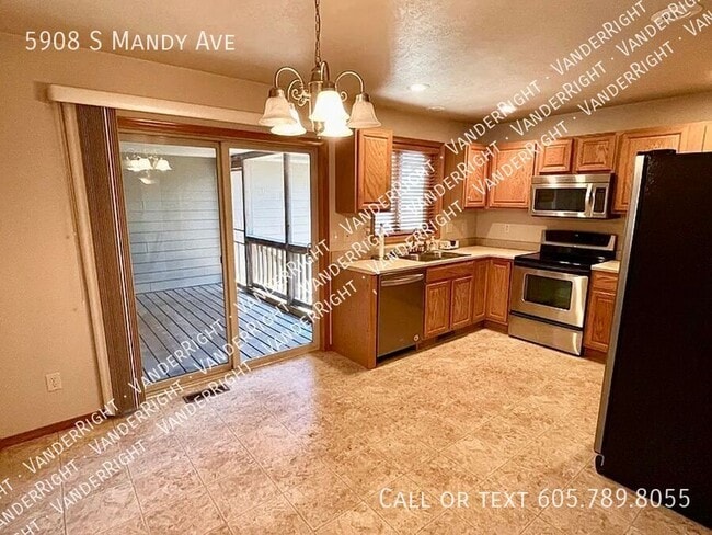 Building Photo - 5908 S Mandy Ave