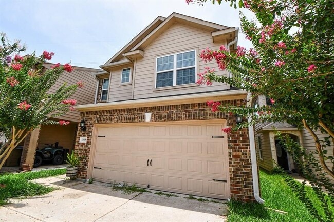 Building Photo - 10909 Panther Ct