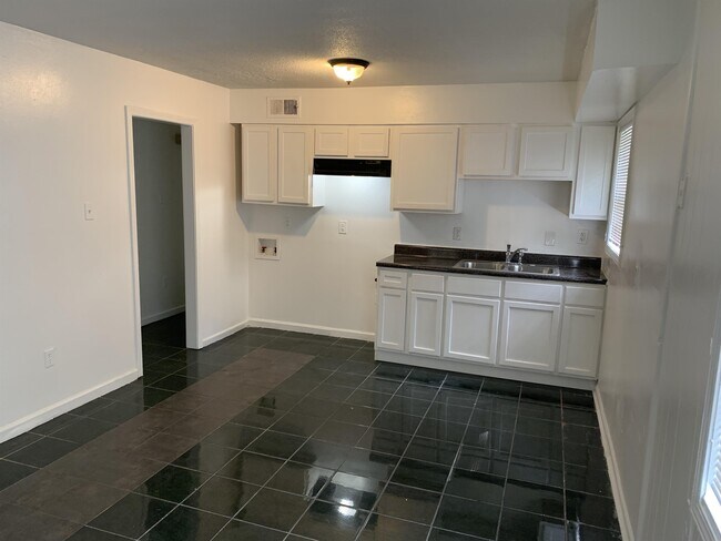 Building Photo - 3353 Elk Point Dr
