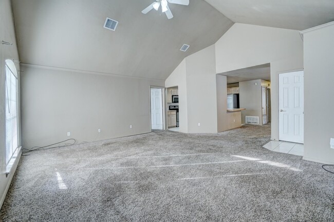Photo - 2733 Tealwood Dr (Oklahoma City, OK) House