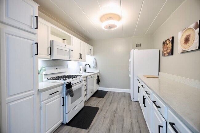 Foto del edificio - 4800 Chevy Chase Dr