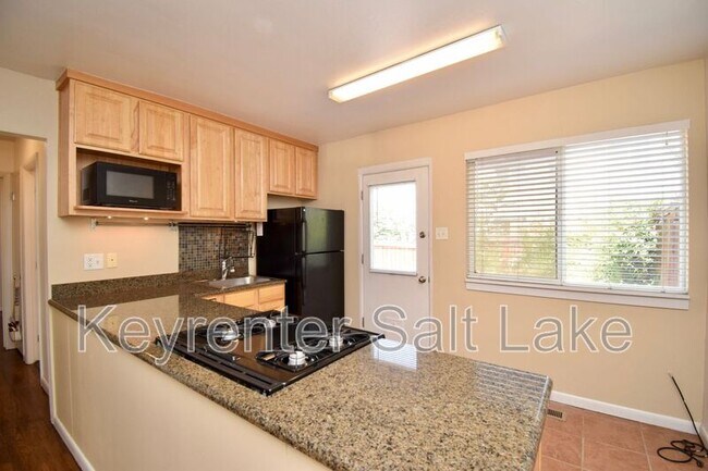 Foto del edificio - 650 N 300 W