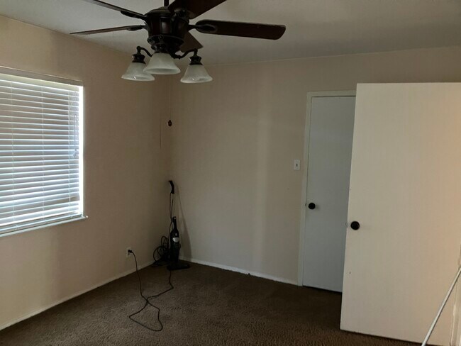 Foto del edificio - 1906 Sunnyside Rd