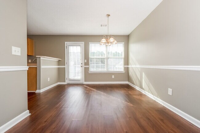 Building Photo - 2025 Registry Dr