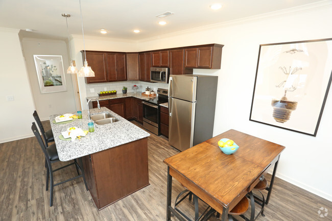 2BR, 2BA - 1,225 SF - Kitchen - Emerald Twenty Four