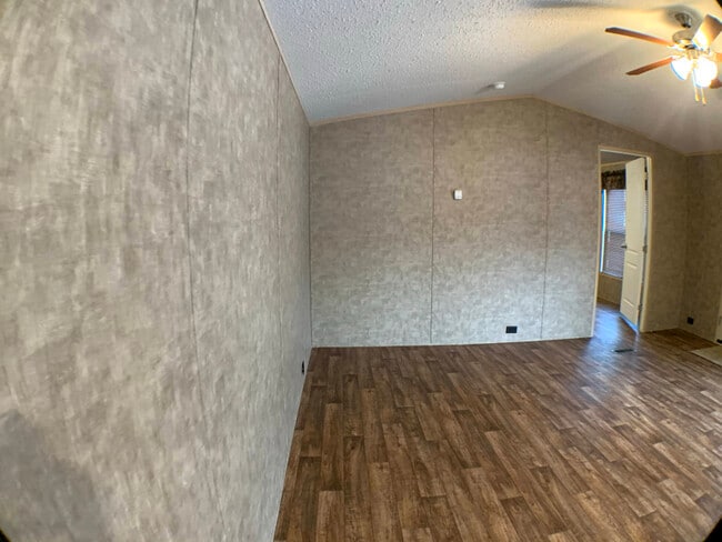 Foto del edificio - 3637 SE 6th St