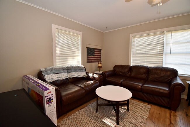 Foto del edificio - 209/211 W Virginia Ave. Duplex