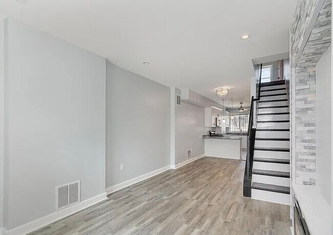 Foto del edificio - Stylish, Renovated Home Near Downtown Baltimore! W/D! Central Air! Close to Johns Hopkins Main Ca...