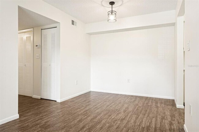 Foto del edificio - 2690 Coral Landings Blvd