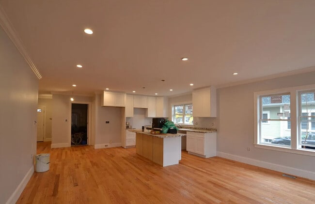 Building Photo - 26 Bothwell Rd