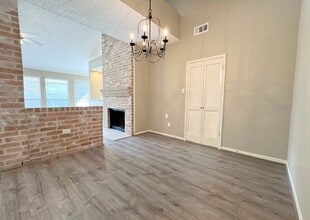Building Photo - 2011 Echo Ridge Building Photo - 2011 Echo Ridge