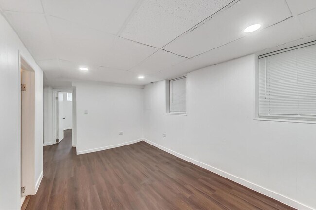 Foto del edificio - 3515 N Wilton Ave
