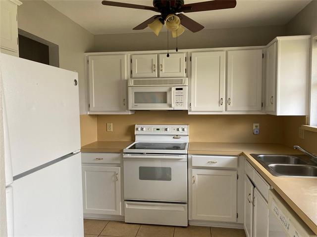 Building Photo - 204 Brook Cir