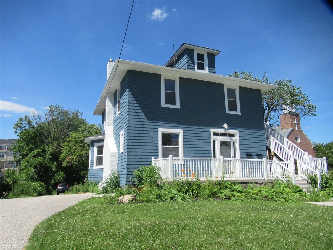 2 br, 2 bath - 36 Burke Ave # 1 - 2 br, 2 bath  - 36 Burke Ave # 1