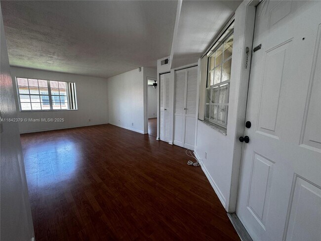 Foto del edificio - 334 SW 86th Ave